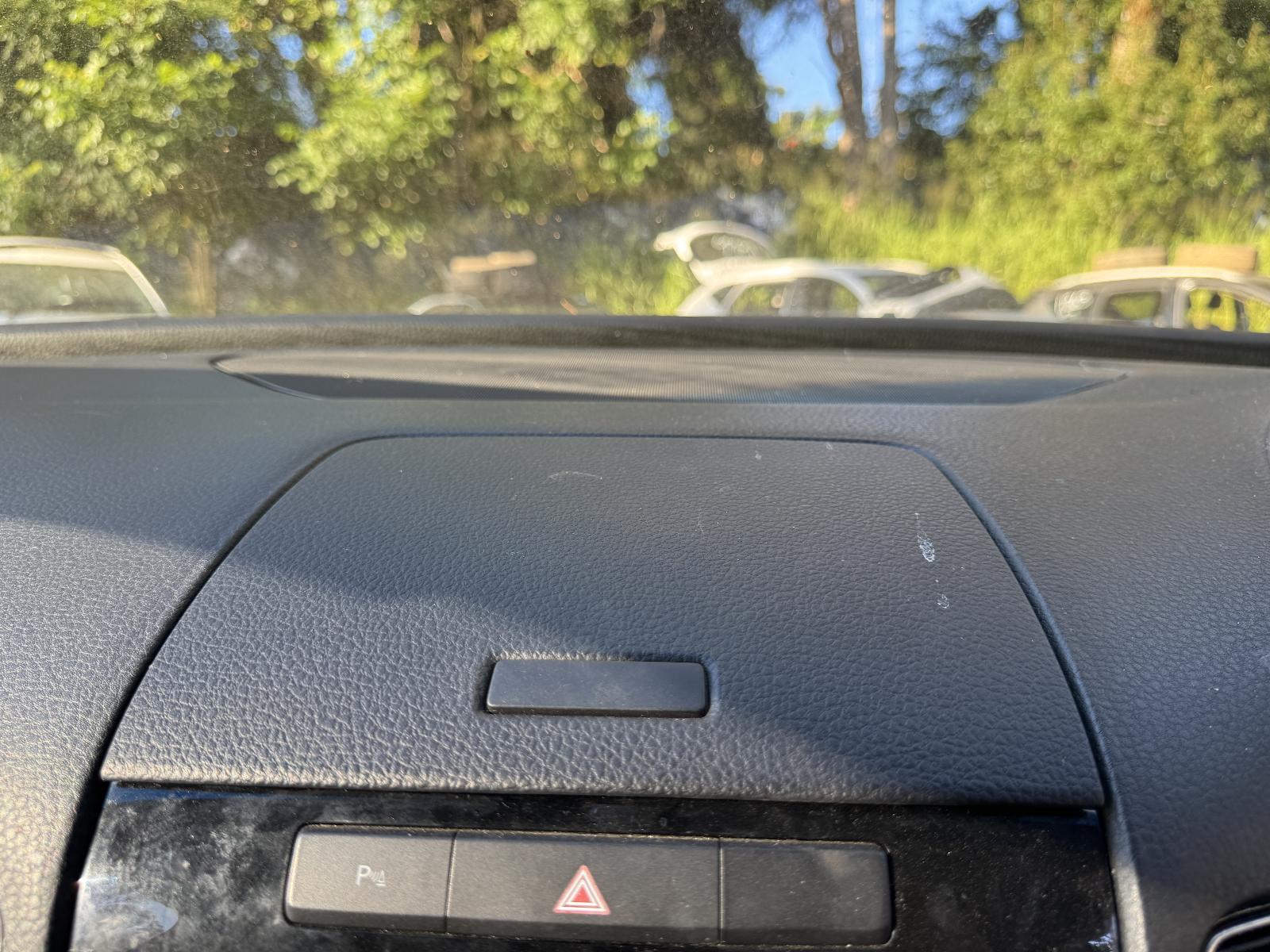 View VOLKSWAGEN TOUAREG 2011 5 Door Station Wagon Breaking