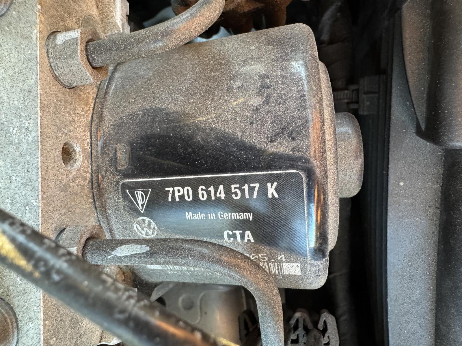 View VOLKSWAGEN TOUAREG 2011 5 Door Station Wagon Breaking