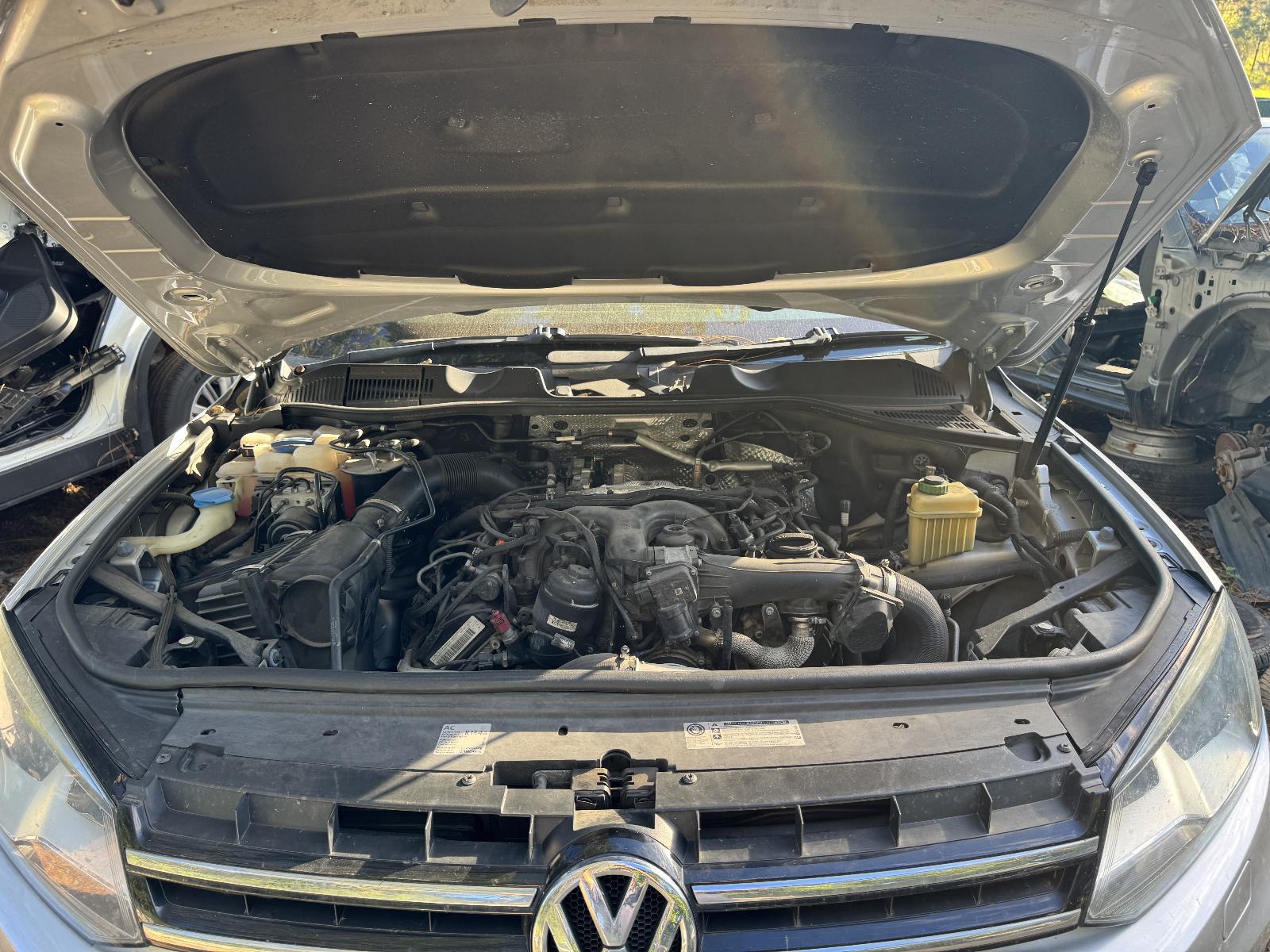 View VOLKSWAGEN TOUAREG 2011 5 Door Station Wagon Breaking