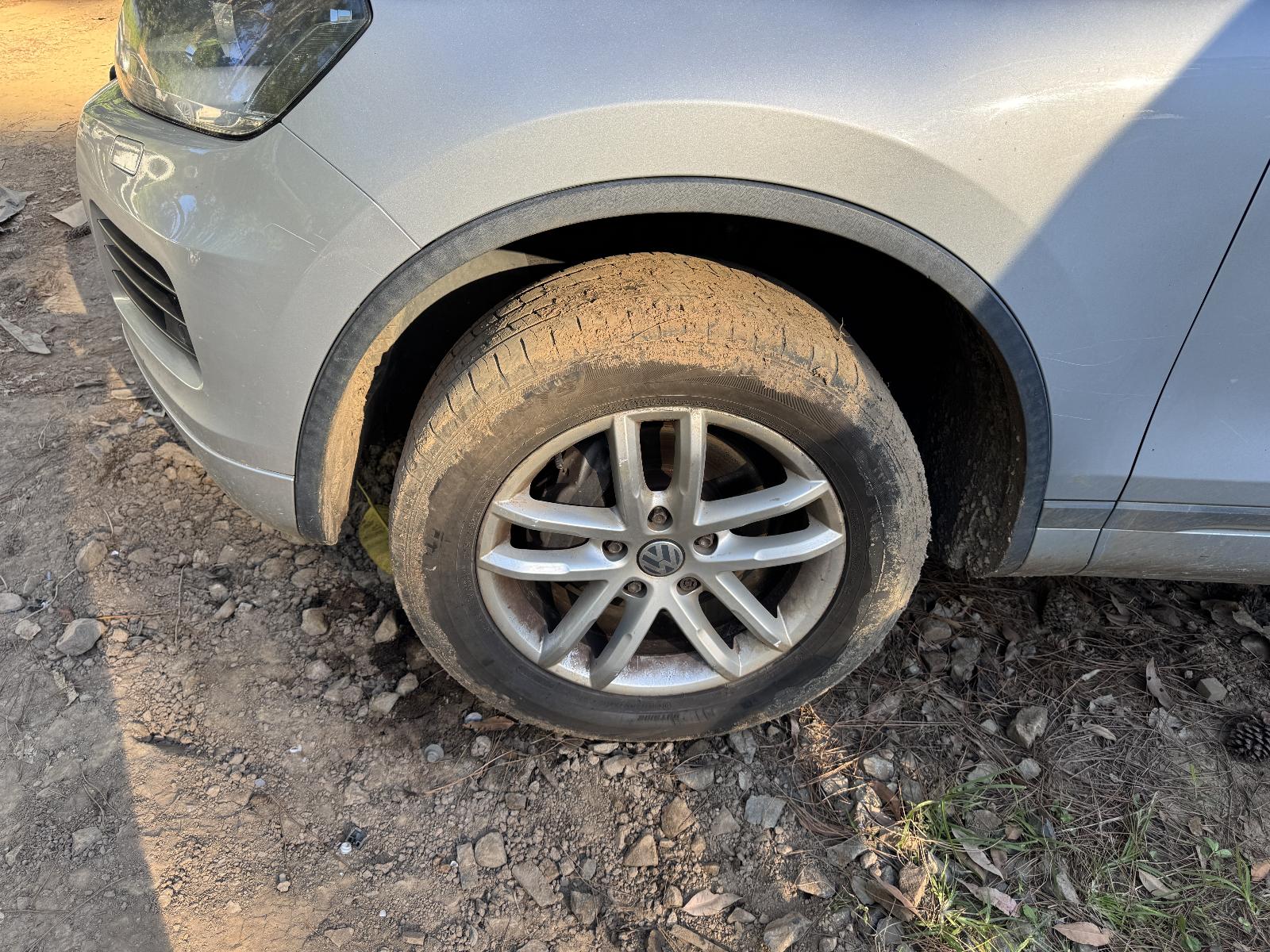 View VOLKSWAGEN TOUAREG 2011 5 Door Station Wagon Breaking