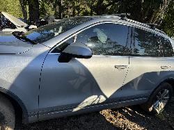 View VOLKSWAGEN TOUAREG 2011 5 Door Station Wagon Breaking