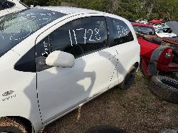 View TOYOTA YARIS 2006 3 Door Hatchback Breaking