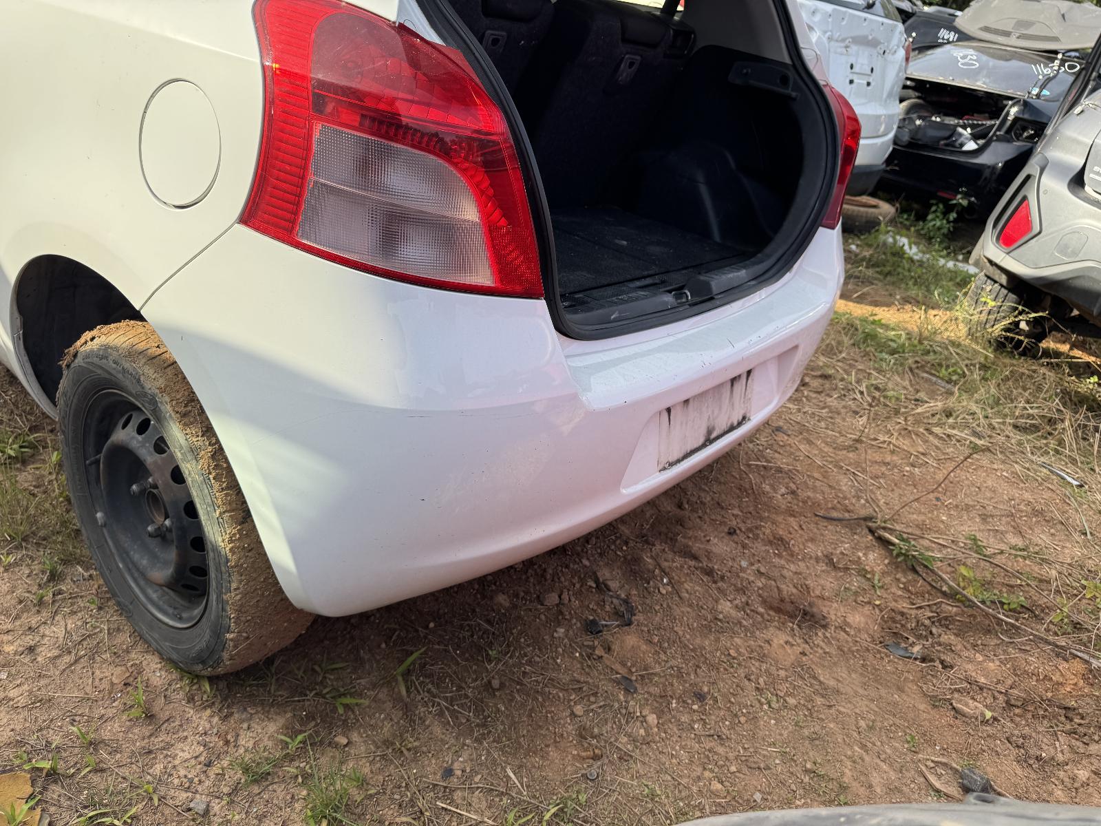 View TOYOTA YARIS 2006 3 Door Hatchback Breaking