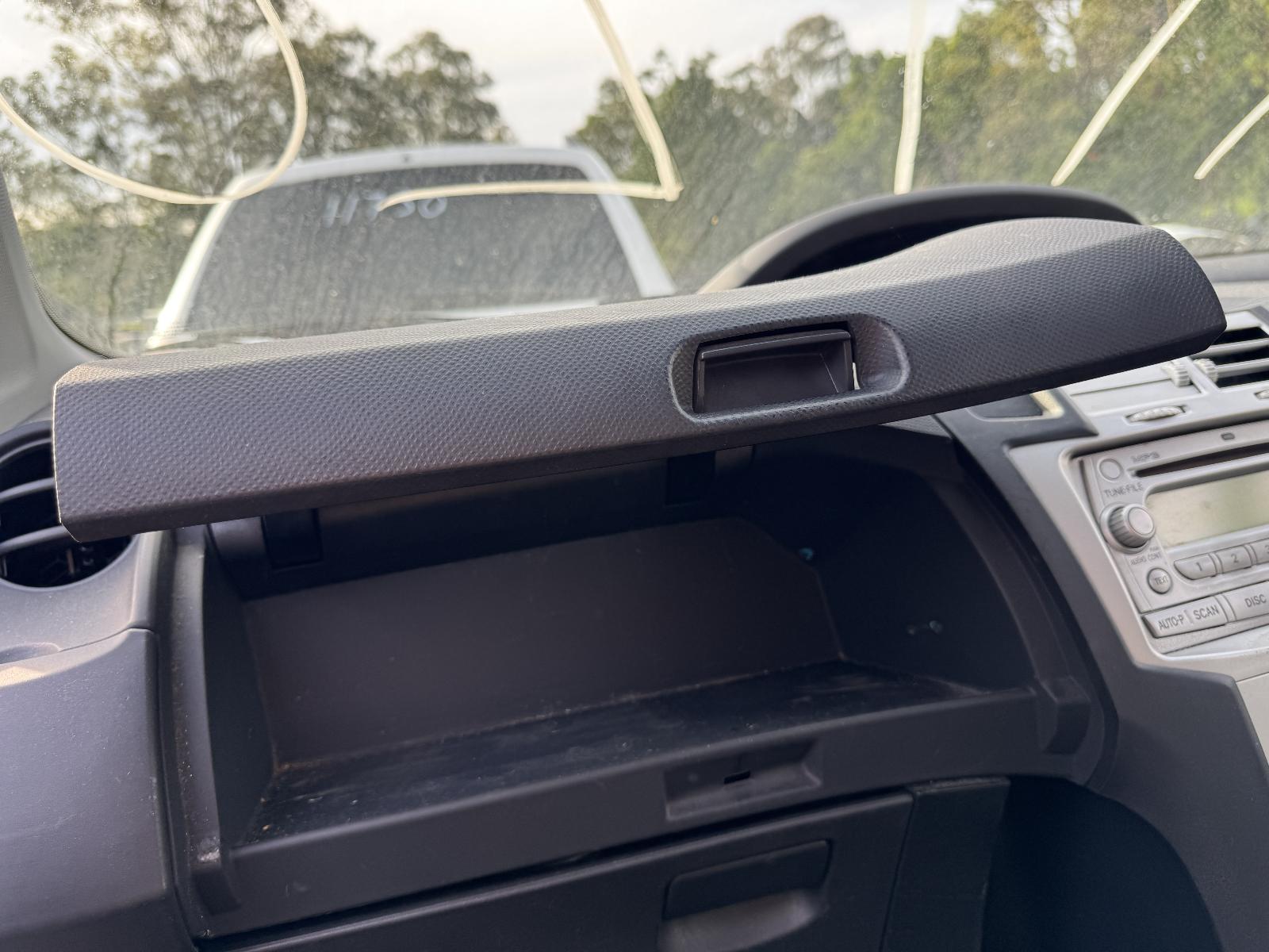 View TOYOTA YARIS 2006 3 Door Hatchback Breaking