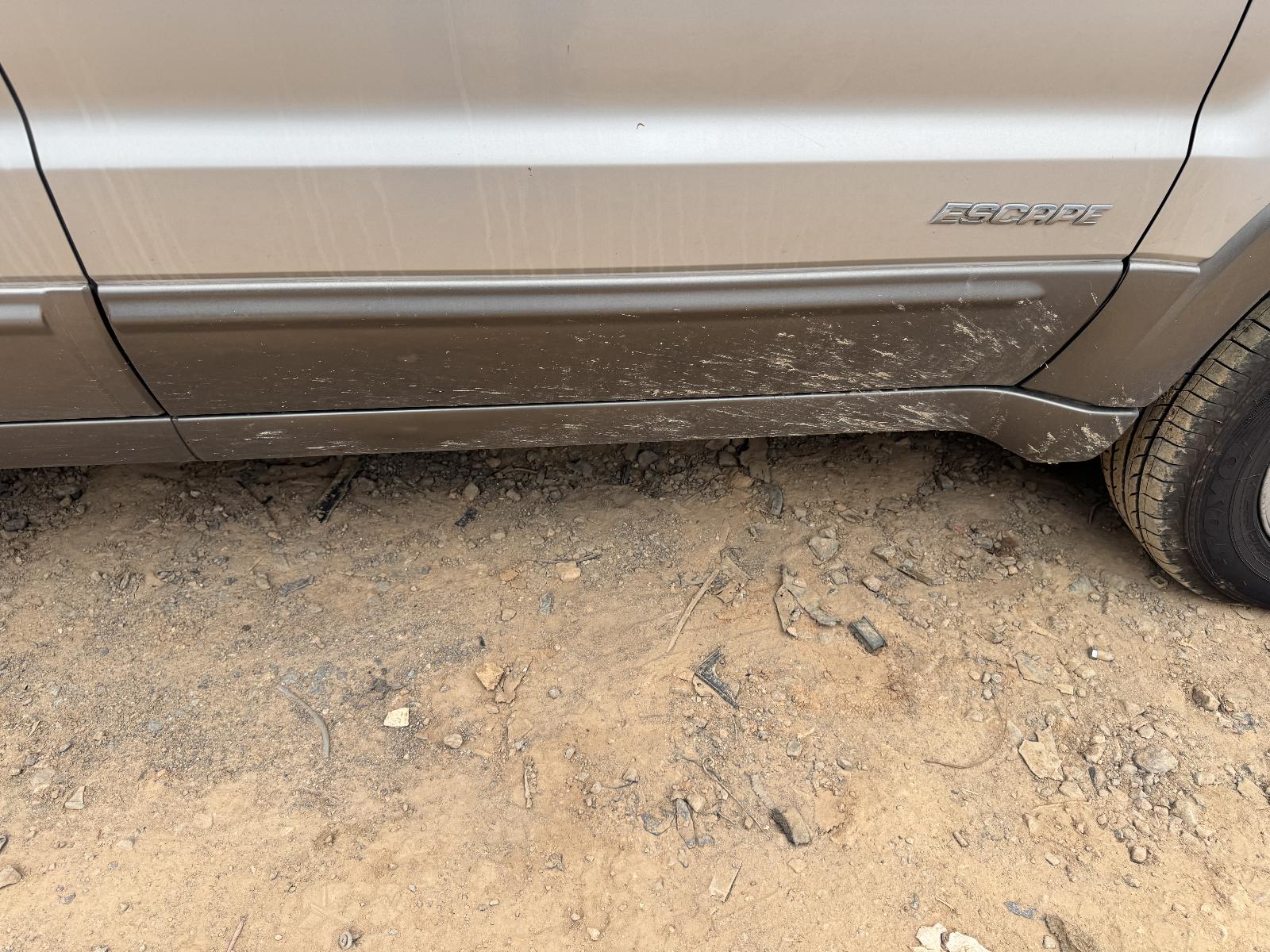 View FORD ESCAPE 2007 4 Door Station Wagon Breaking