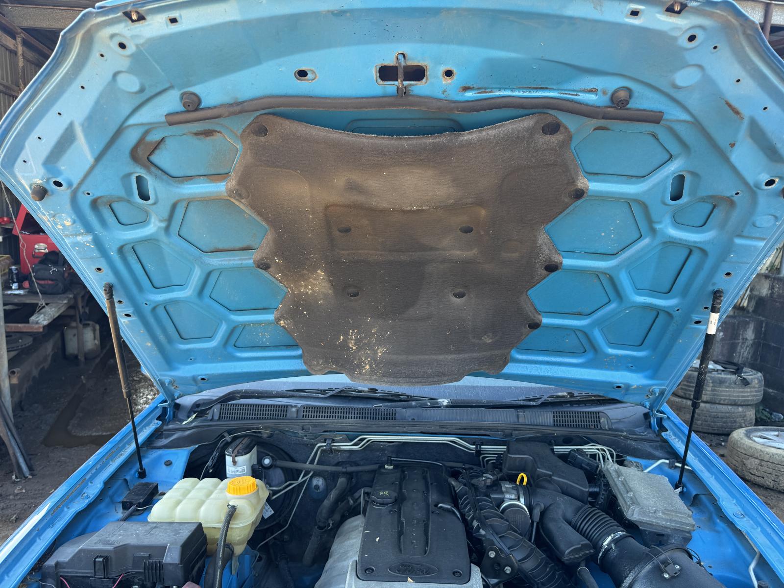 View FORD FALCON 2010 4 Door Sedan Breaking