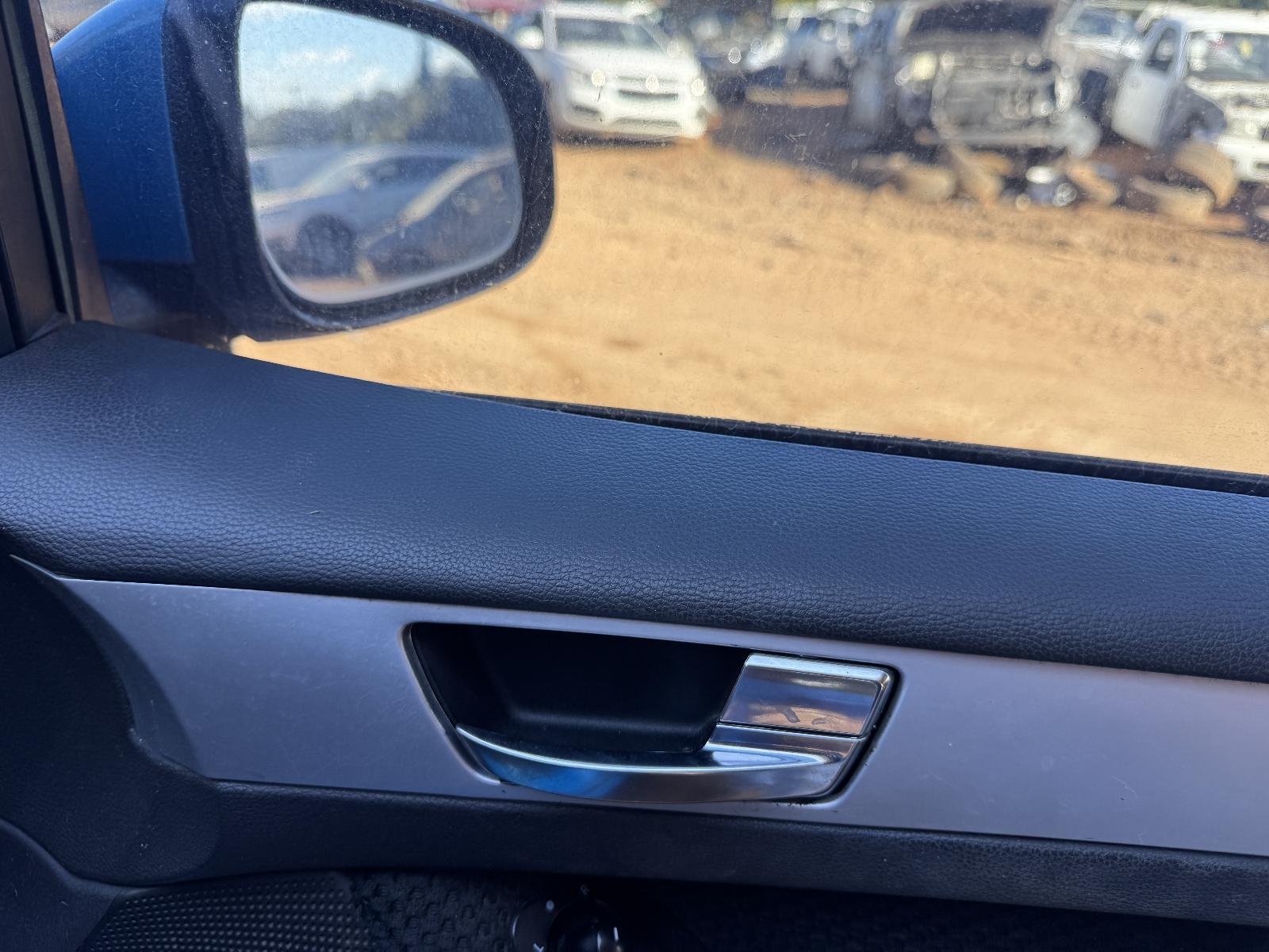 View FORD FALCON 2010 4 Door Sedan Breaking