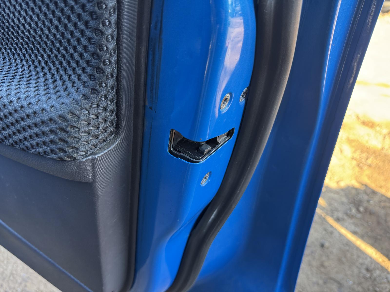 View FORD FALCON 2010 4 Door Sedan Breaking