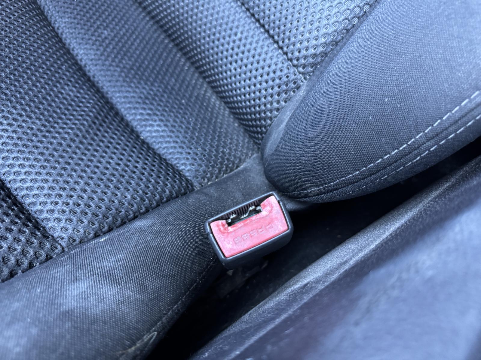 View FORD FALCON 2010 4 Door Sedan Breaking