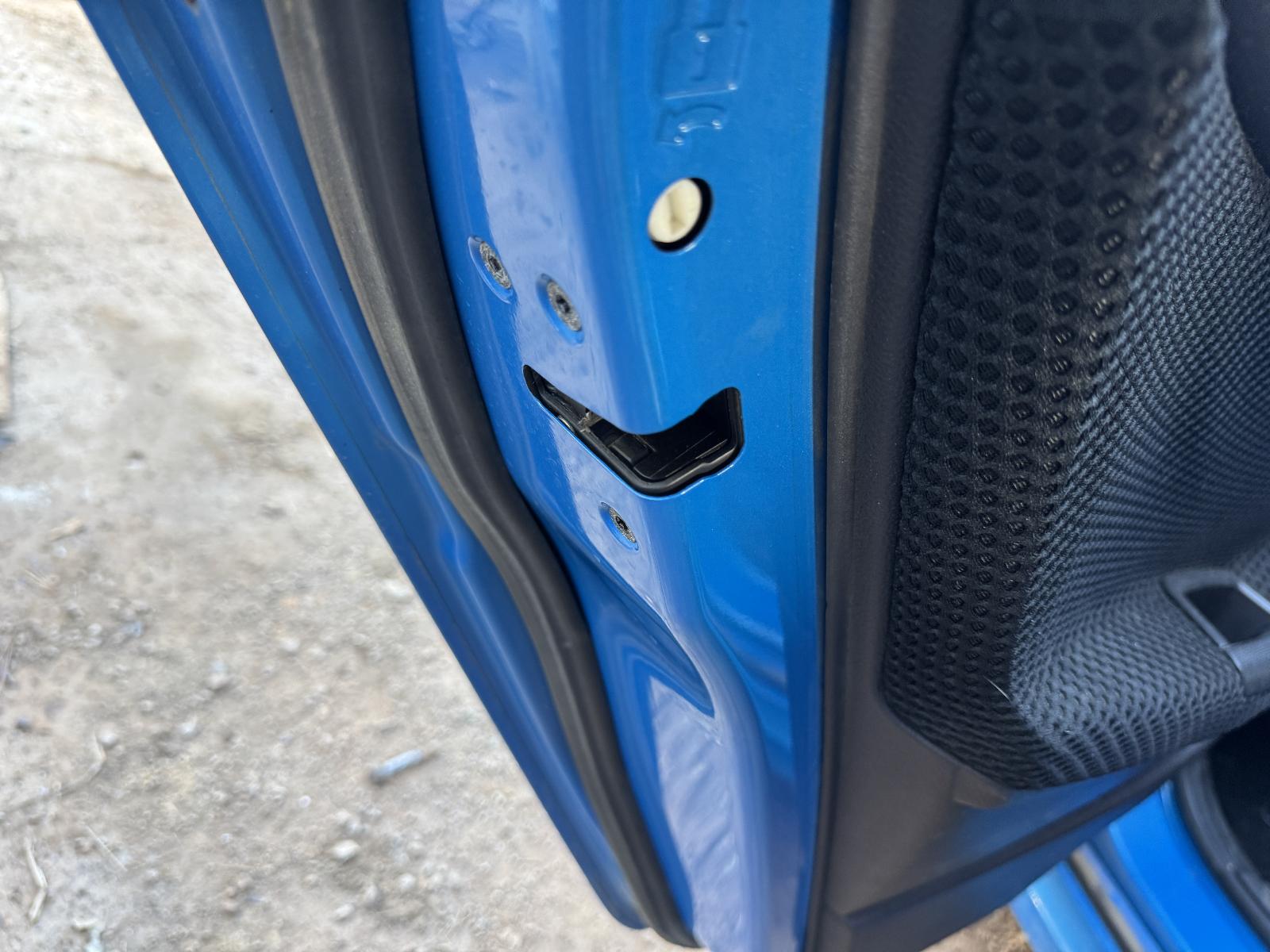 View FORD FALCON 2010 4 Door Sedan Breaking