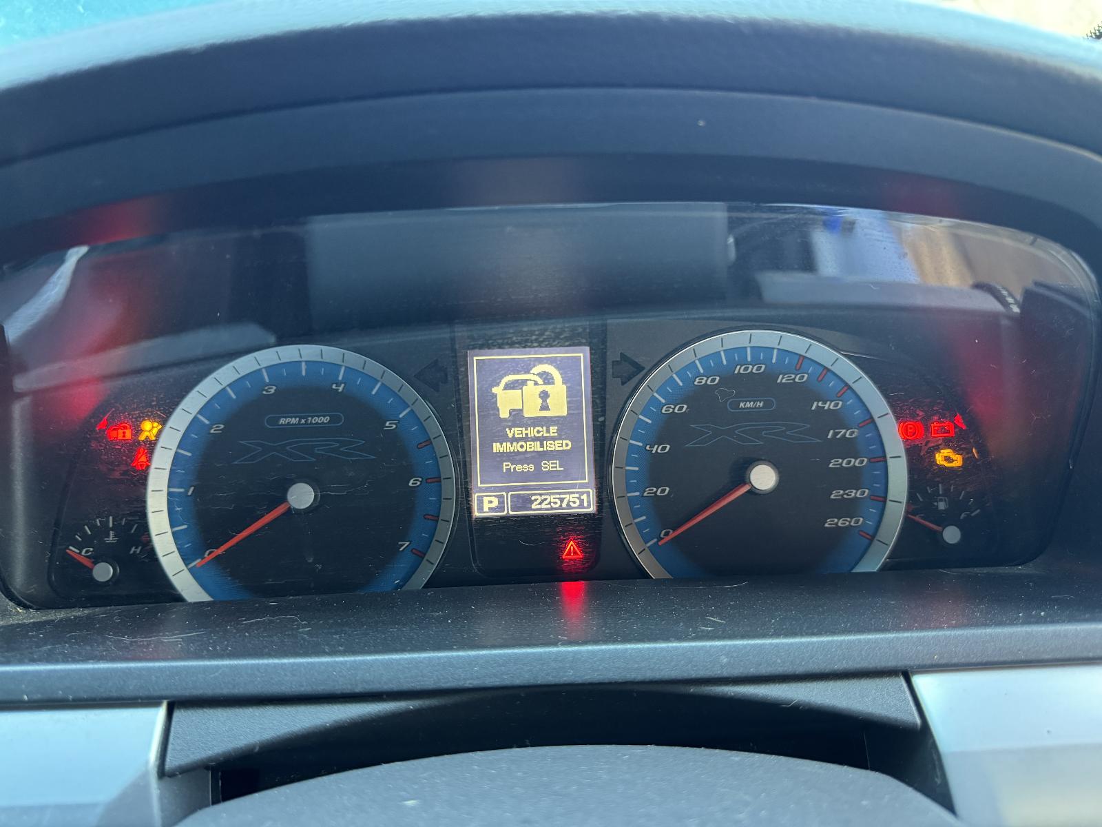 View FORD FALCON 2010 4 Door Sedan Breaking