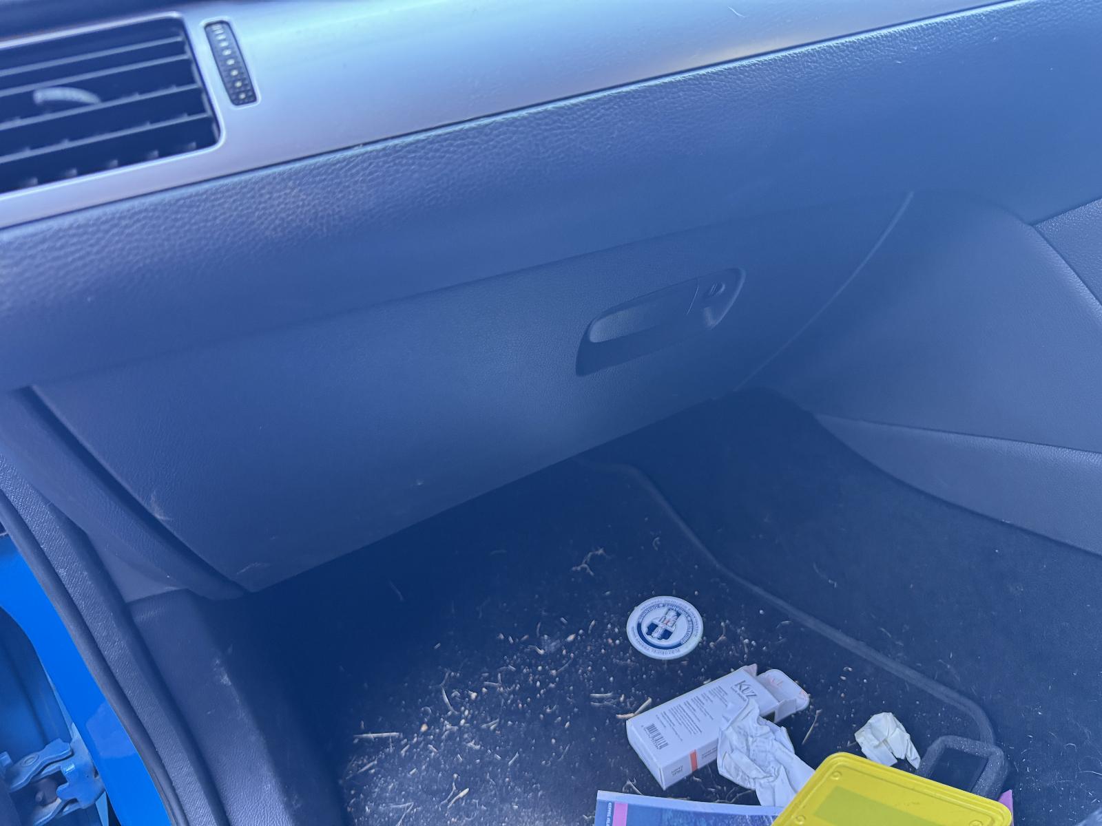 View FORD FALCON 2010 4 Door Sedan Breaking