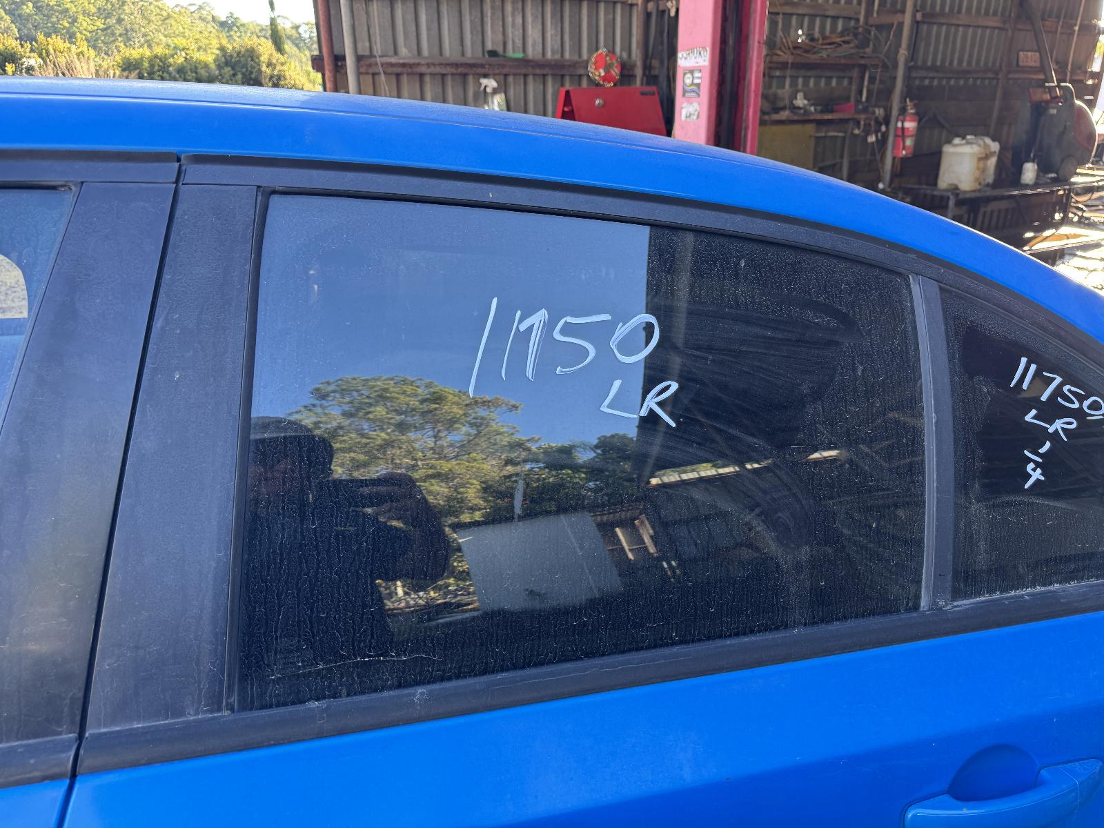 View FORD FALCON 2010 4 Door Sedan Breaking