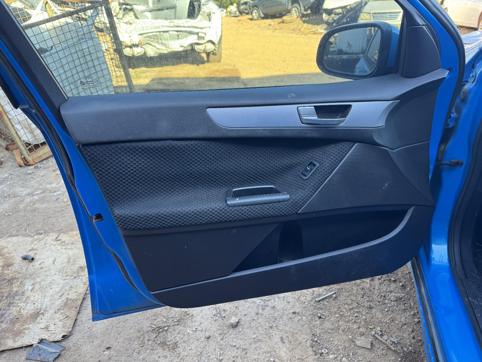 View FORD FALCON 2010 4 Door Sedan Breaking