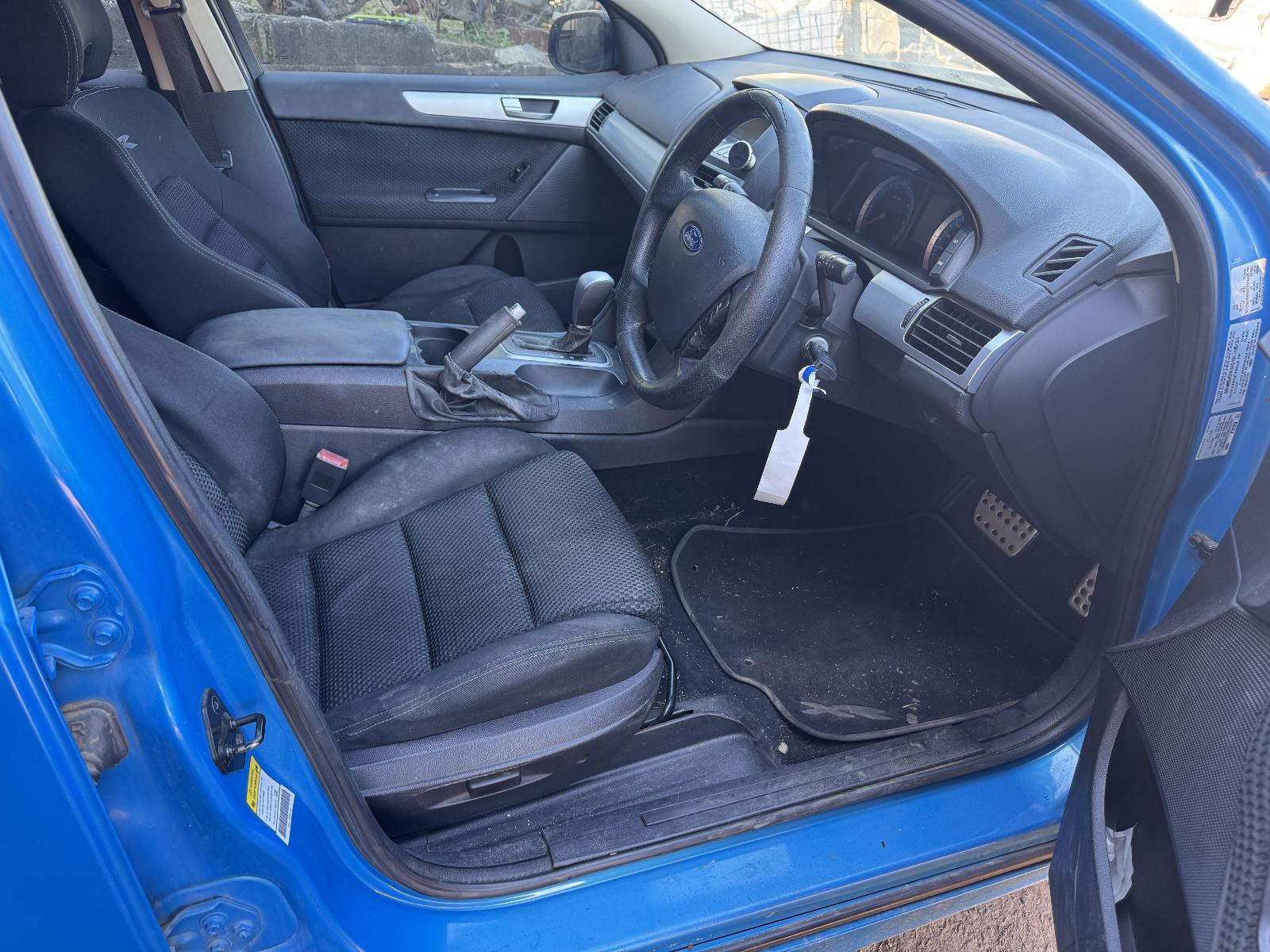 View FORD FALCON 2010 4 Door Sedan Breaking