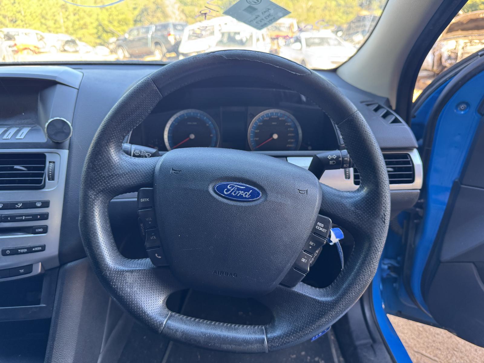 View FORD FALCON 2010 4 Door Sedan Breaking