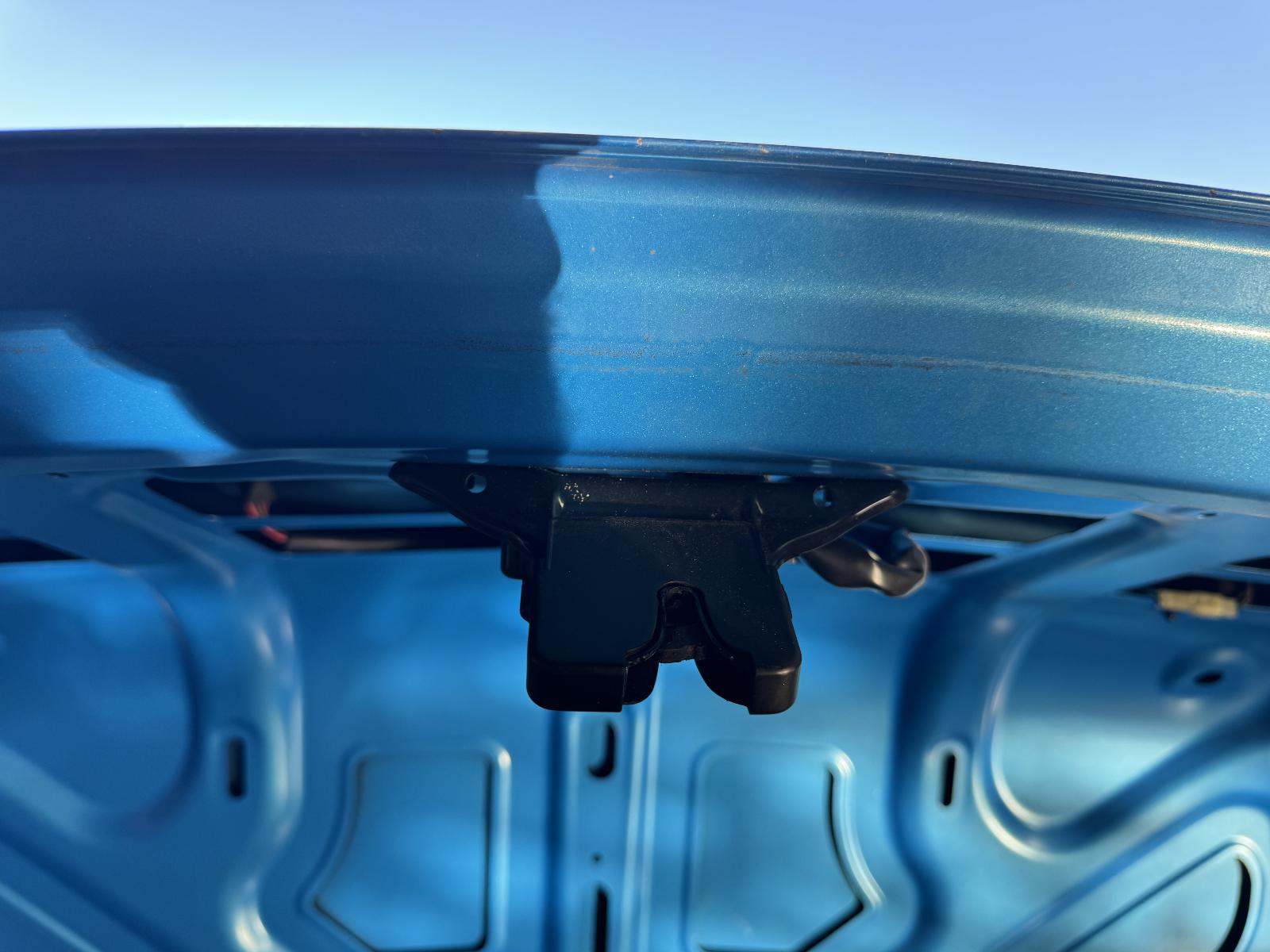 View FORD FALCON 2010 4 Door Sedan Breaking