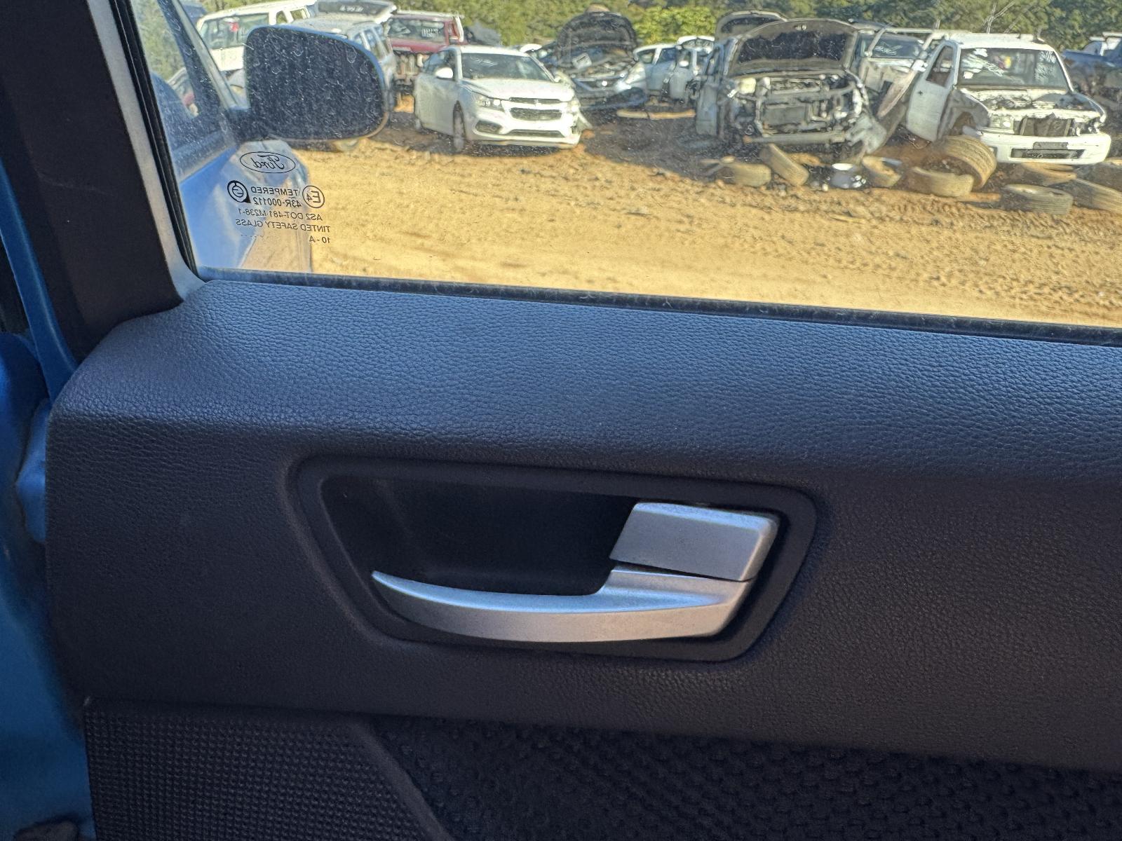 View FORD FALCON 2010 4 Door Sedan Breaking