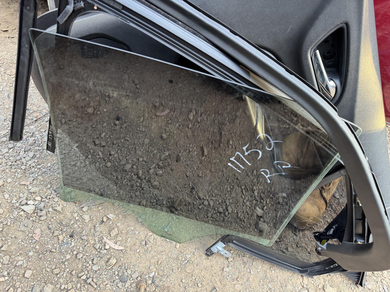 View HOLDEN EQUINOX 2018 5 Door Station Wagon Breaking