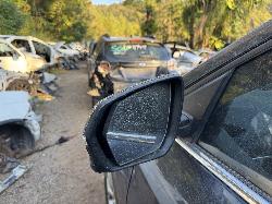 View HOLDEN EQUINOX 2018 5 Door Station Wagon Breaking