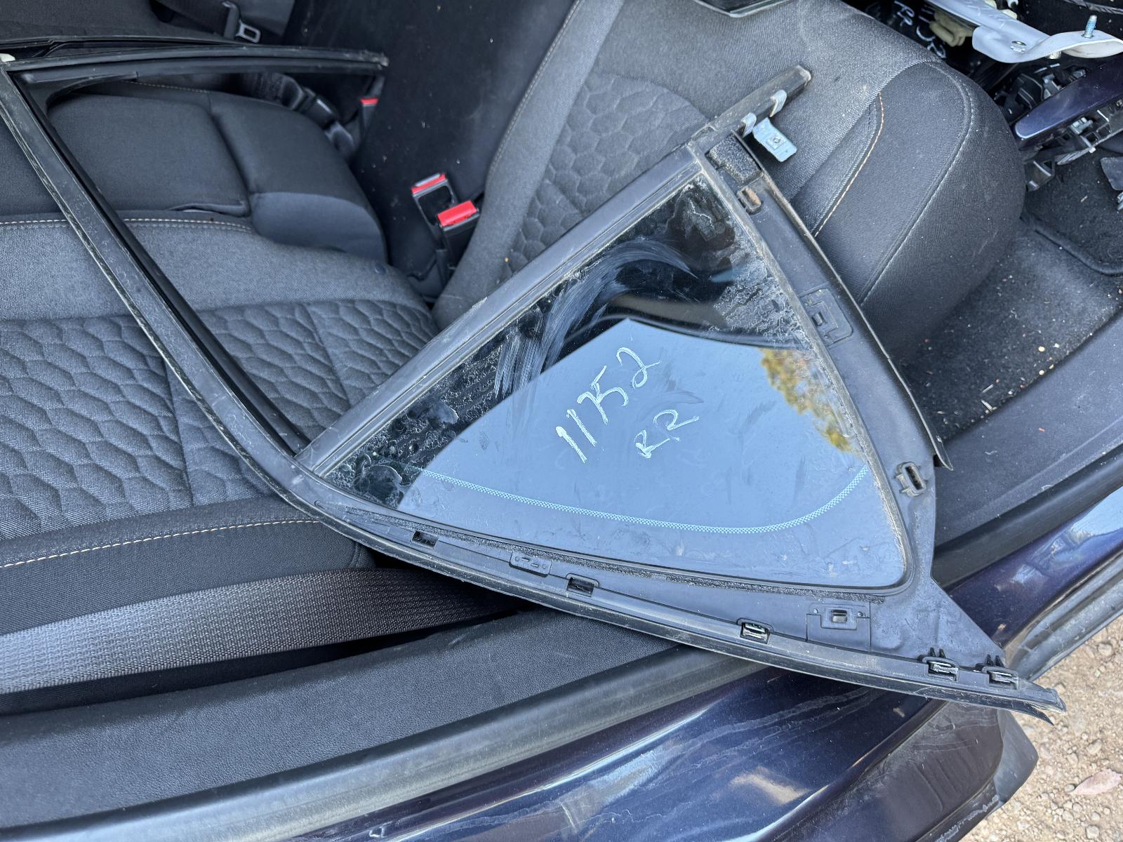 View HOLDEN EQUINOX 2018 5 Door Station Wagon Breaking