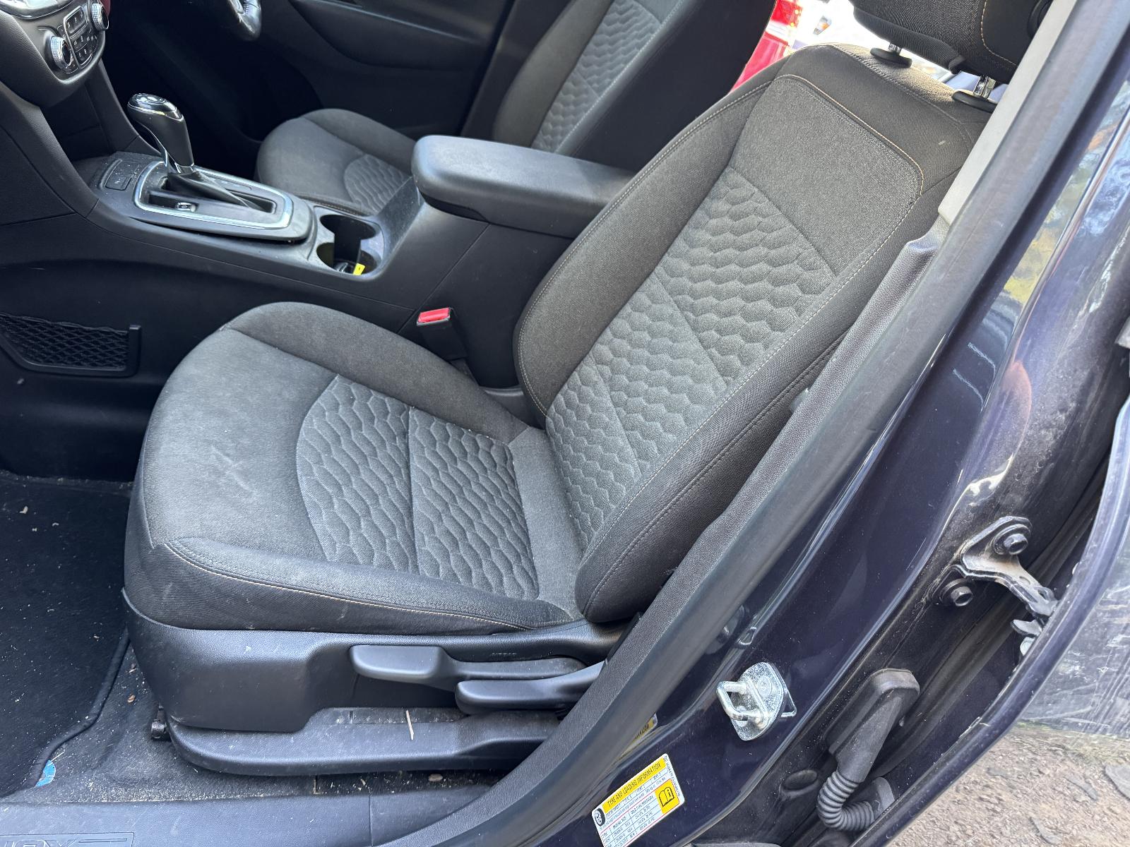 View HOLDEN EQUINOX 2018 5 Door Station Wagon Breaking