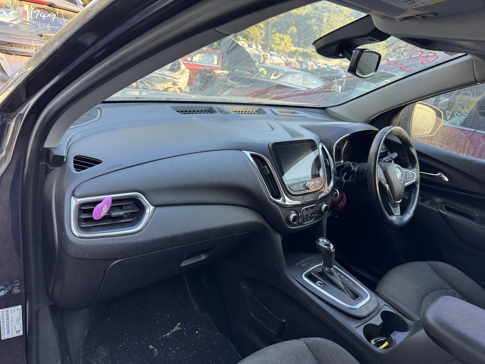 View HOLDEN EQUINOX 2018 5 Door Station Wagon Breaking