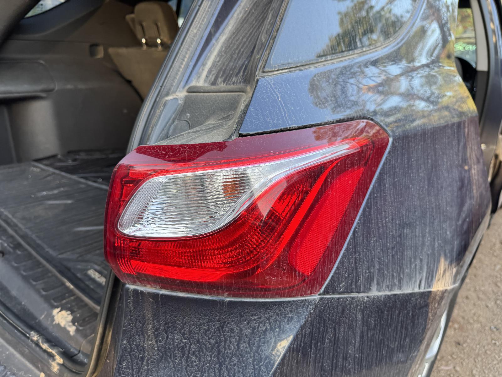 View HOLDEN EQUINOX 2018 5 Door Station Wagon Breaking