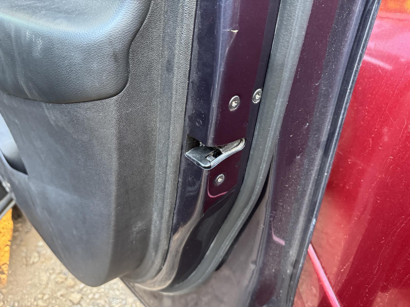 View HOLDEN EQUINOX 2018 5 Door Station Wagon Breaking