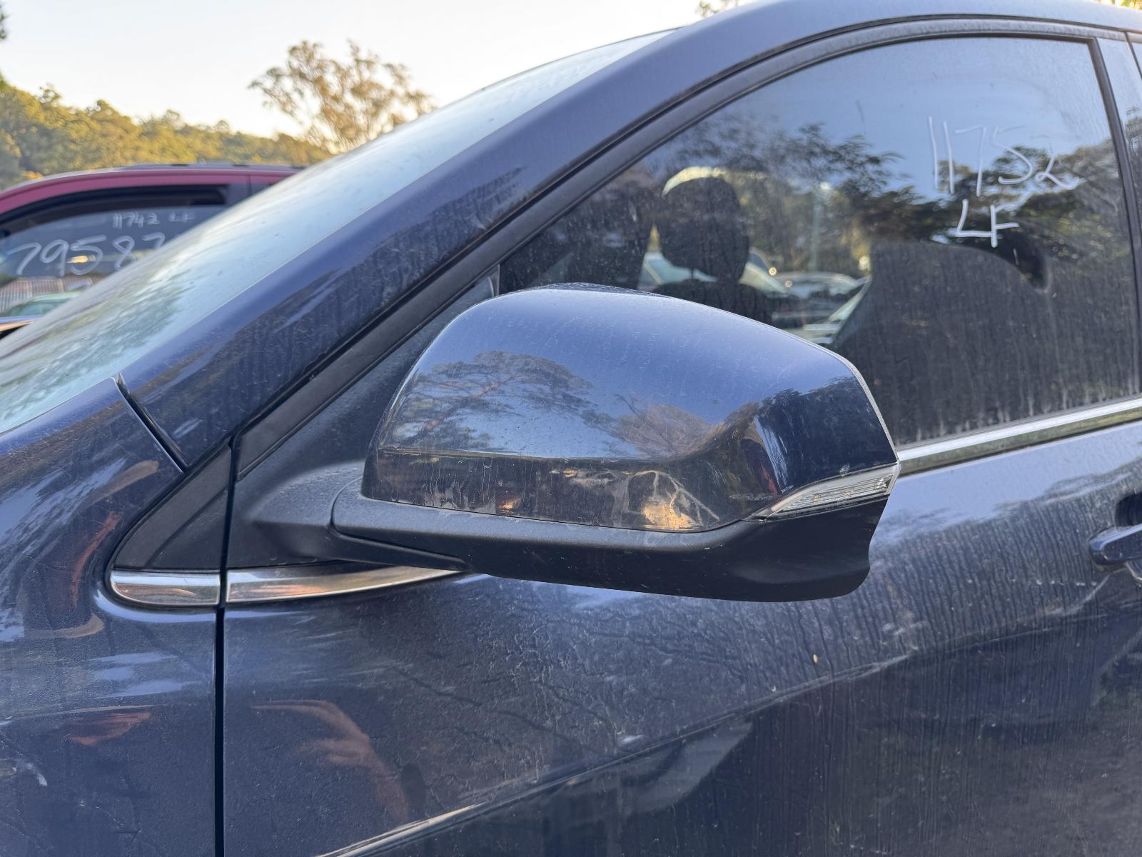 View HOLDEN EQUINOX 2018 5 Door Station Wagon Breaking