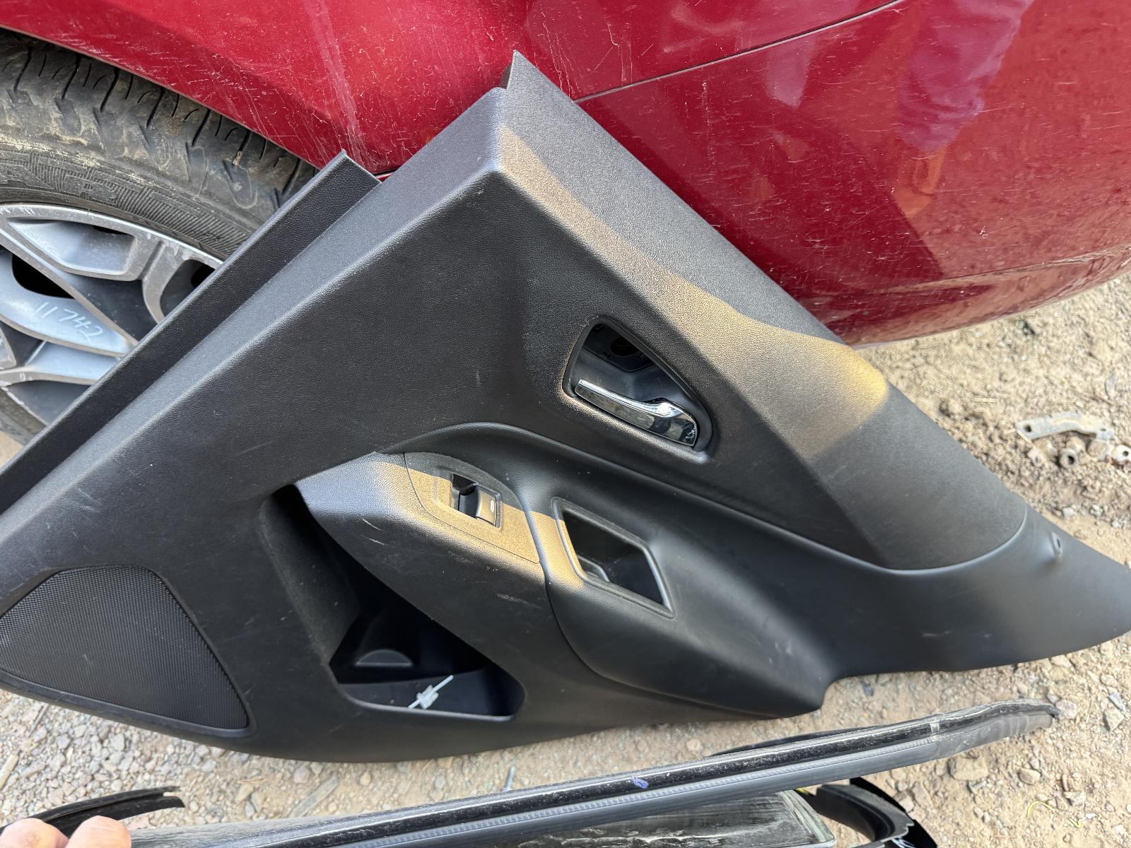 View HOLDEN EQUINOX 2018 5 Door Station Wagon Breaking