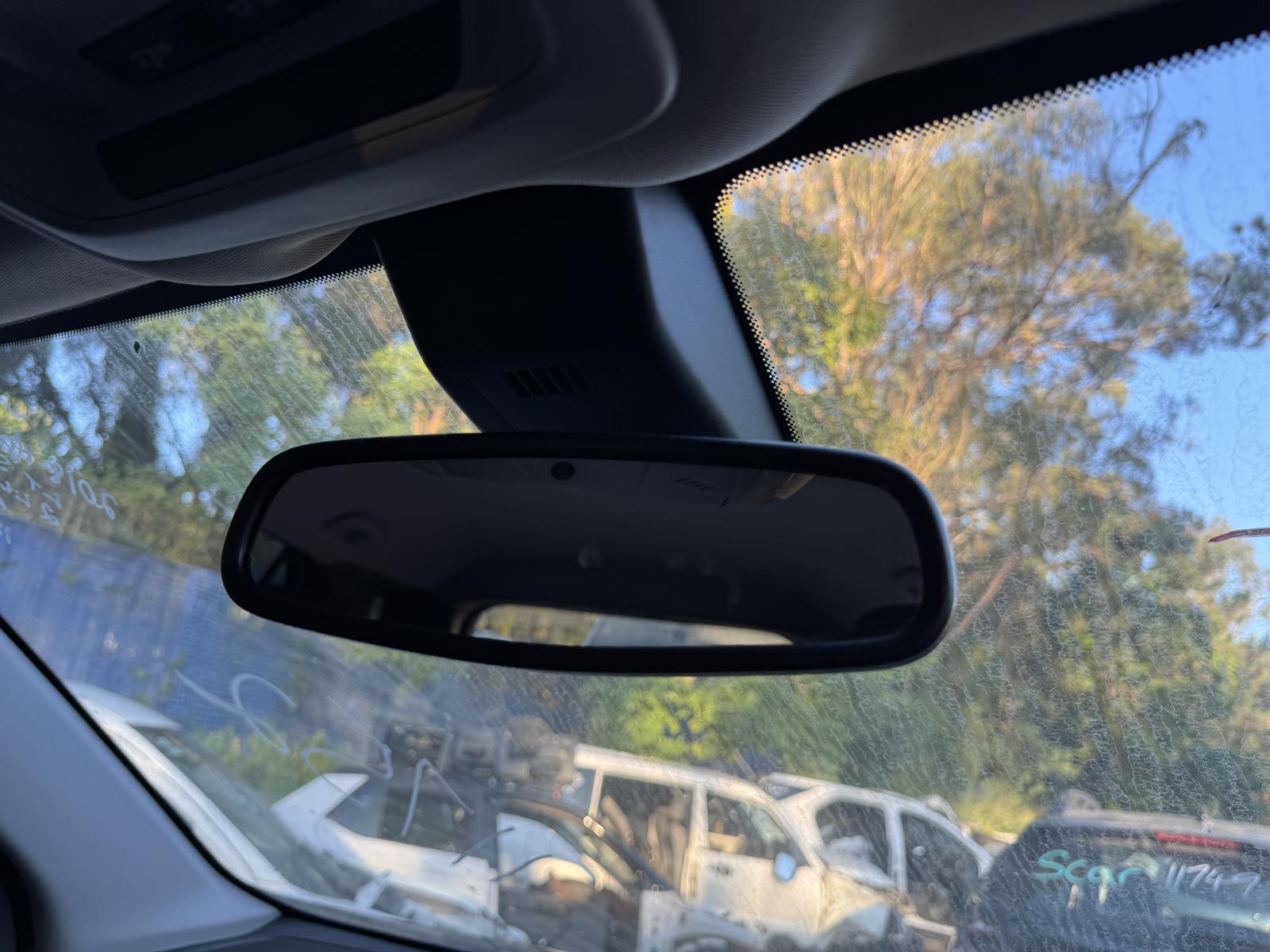 View HOLDEN EQUINOX 2018 5 Door Station Wagon Breaking