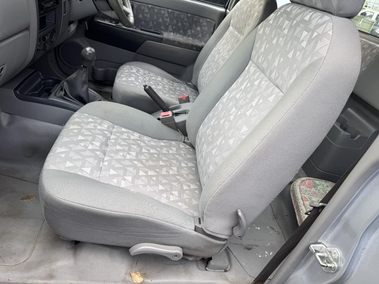 View HOLDEN RODEO 2006 2 Door Utility Breaking
