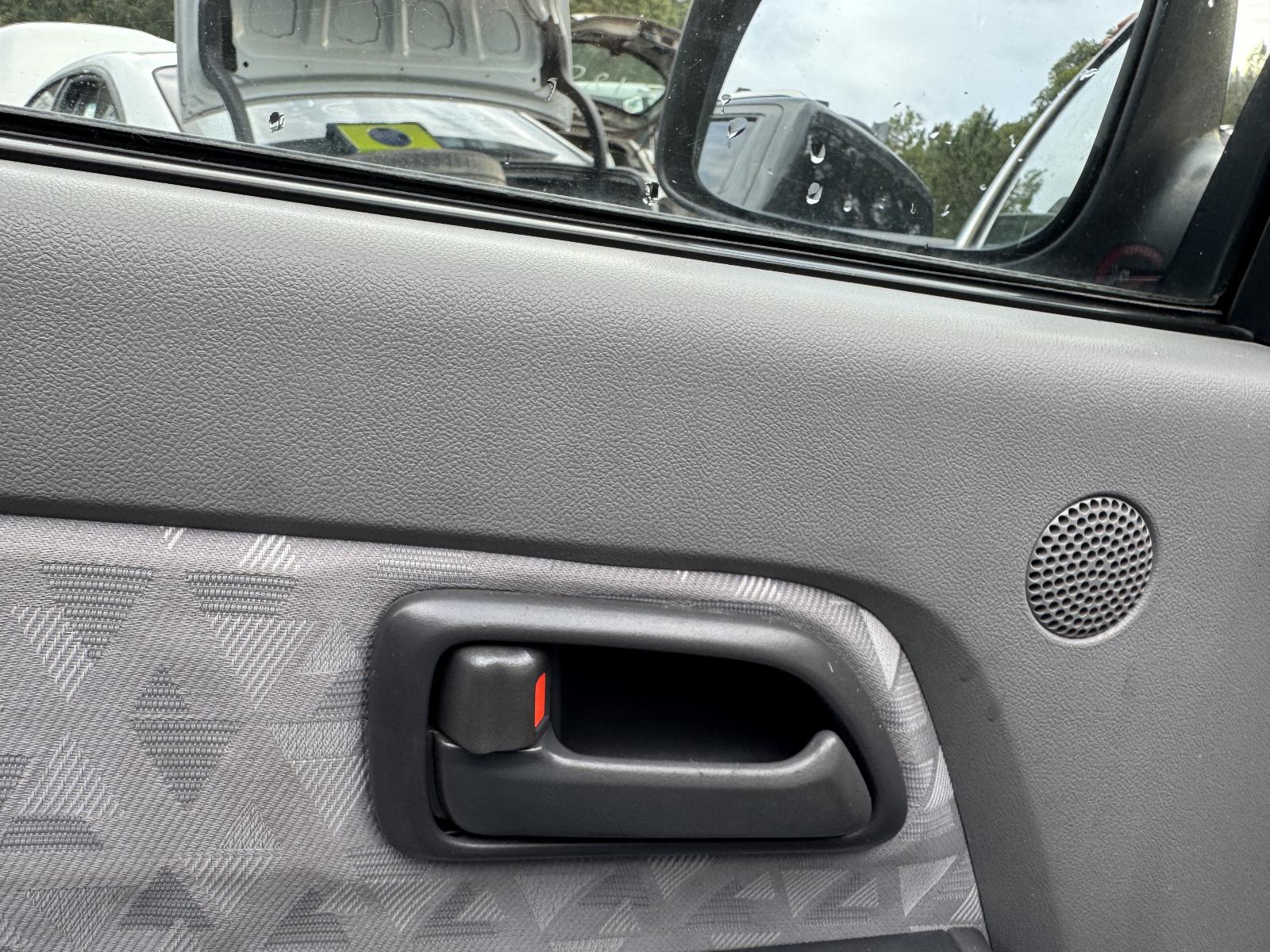 View HOLDEN RODEO 2006 2 Door Utility Breaking