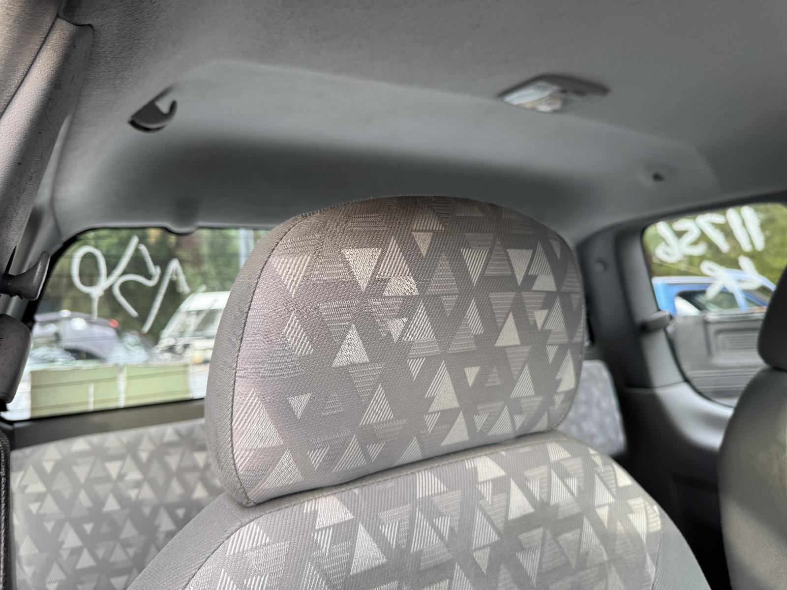 View HOLDEN RODEO 2006 2 Door Utility Breaking