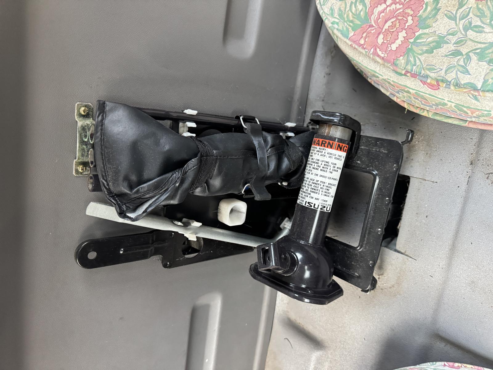 View HOLDEN RODEO 2006 2 Door Utility Breaking