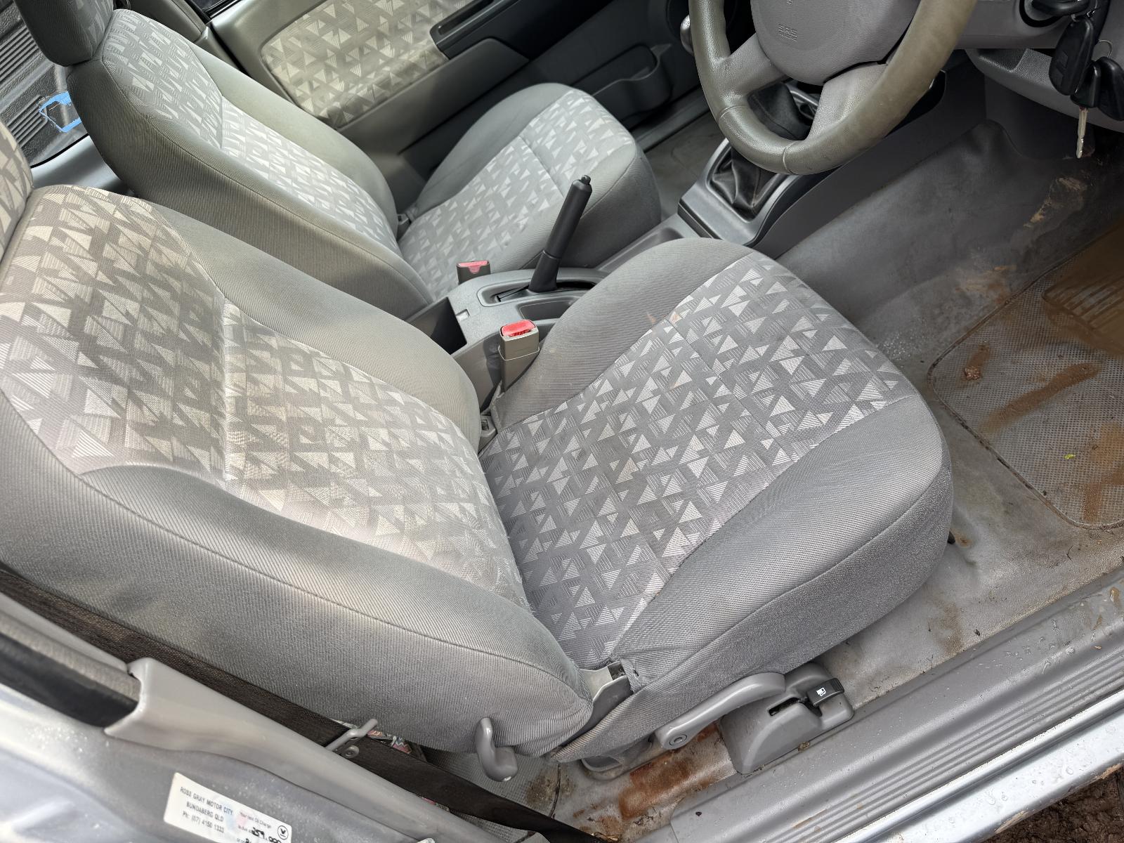 View HOLDEN RODEO 2006 2 Door Utility Breaking