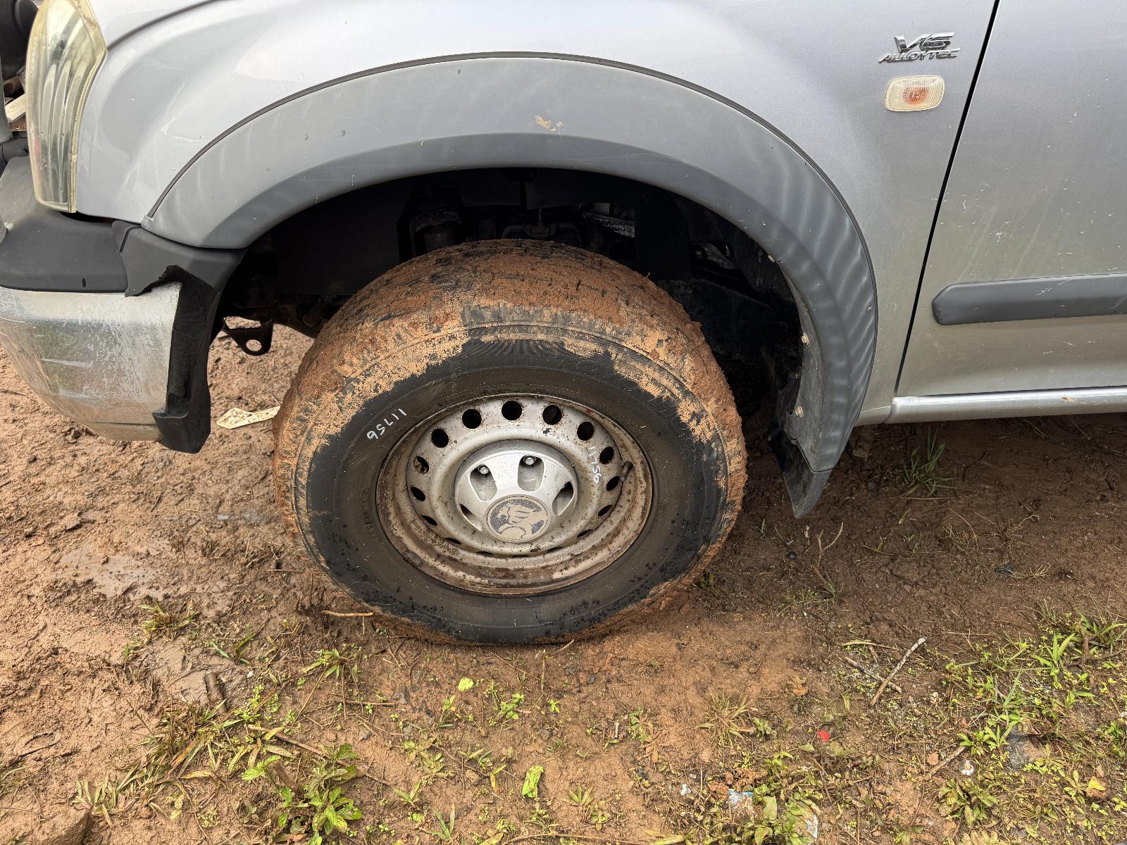 View HOLDEN RODEO 2006 2 Door Utility Breaking