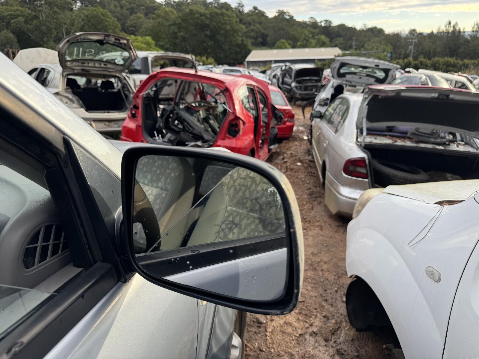 View HOLDEN RODEO 2006 2 Door Utility Breaking