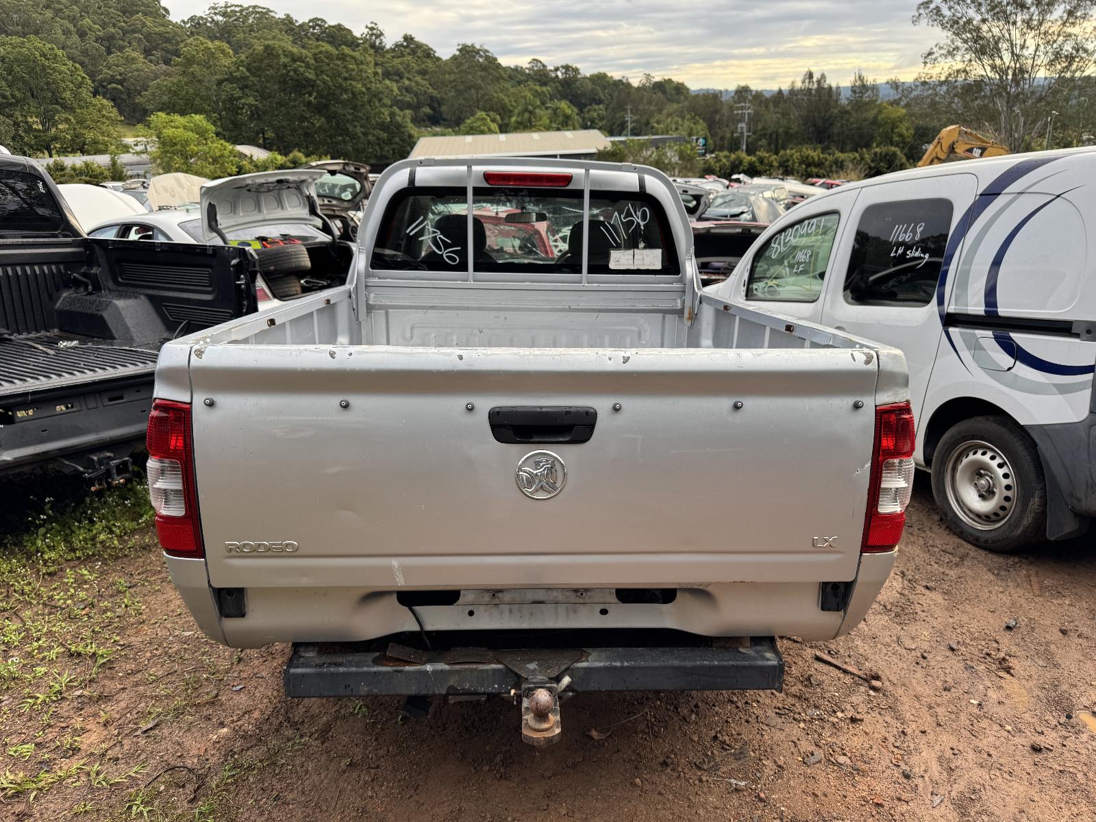 View HOLDEN RODEO 2006 2 Door Utility Breaking