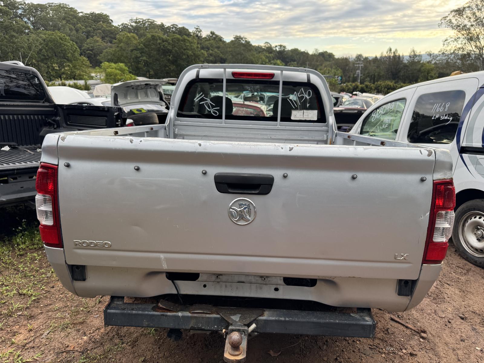 View HOLDEN RODEO 2006 2 Door Utility Breaking