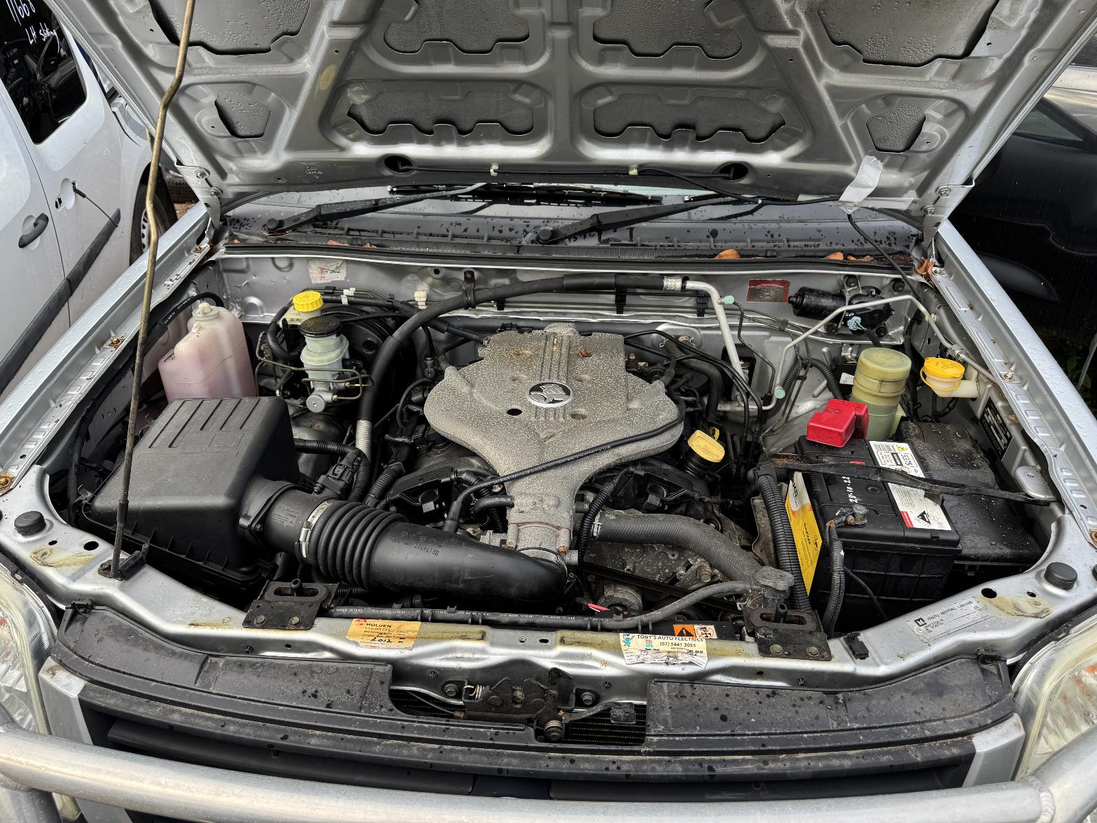 View HOLDEN RODEO 2006 2 Door Utility Breaking