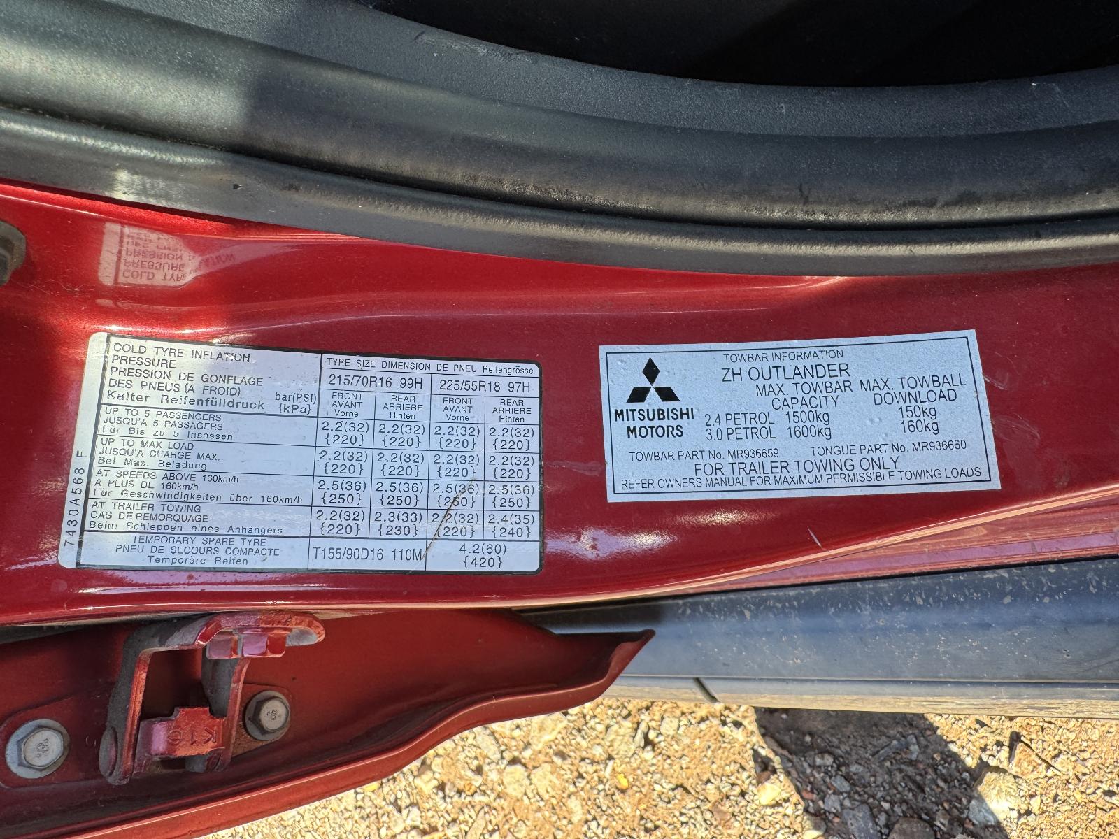 View MITSUBISHI OUTLANDER 2010 5 Door Station Wagon Breaking