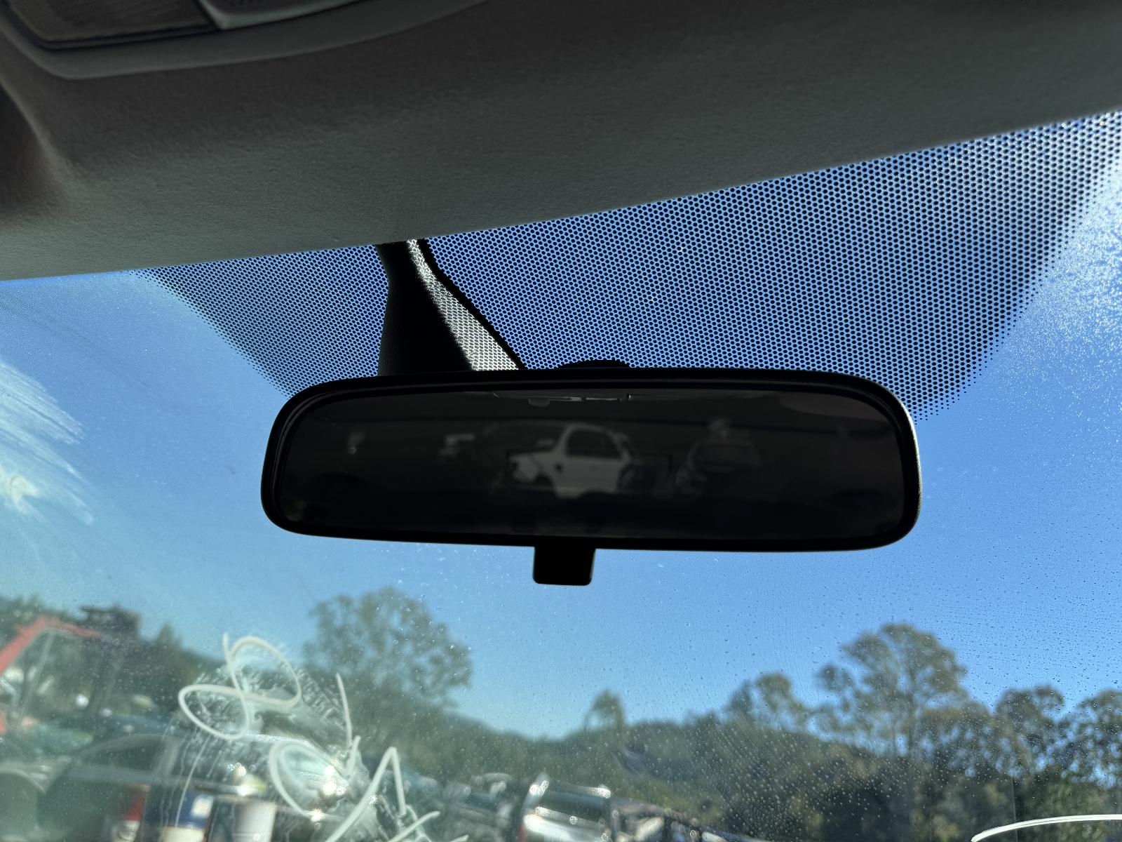 View MITSUBISHI OUTLANDER 2010 5 Door Station Wagon Breaking