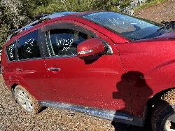 View MITSUBISHI OUTLANDER 2010 5 Door Station Wagon Breaking
