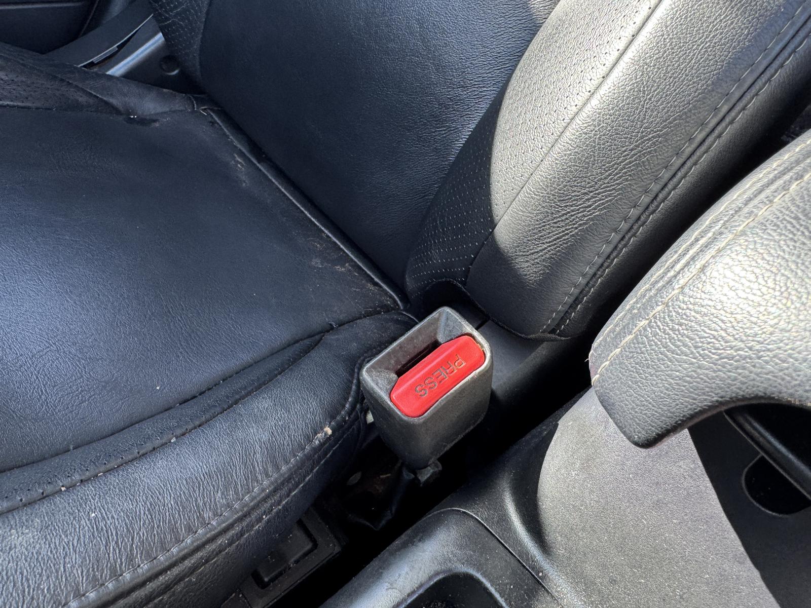 View MITSUBISHI OUTLANDER 2010 5 Door Station Wagon Breaking