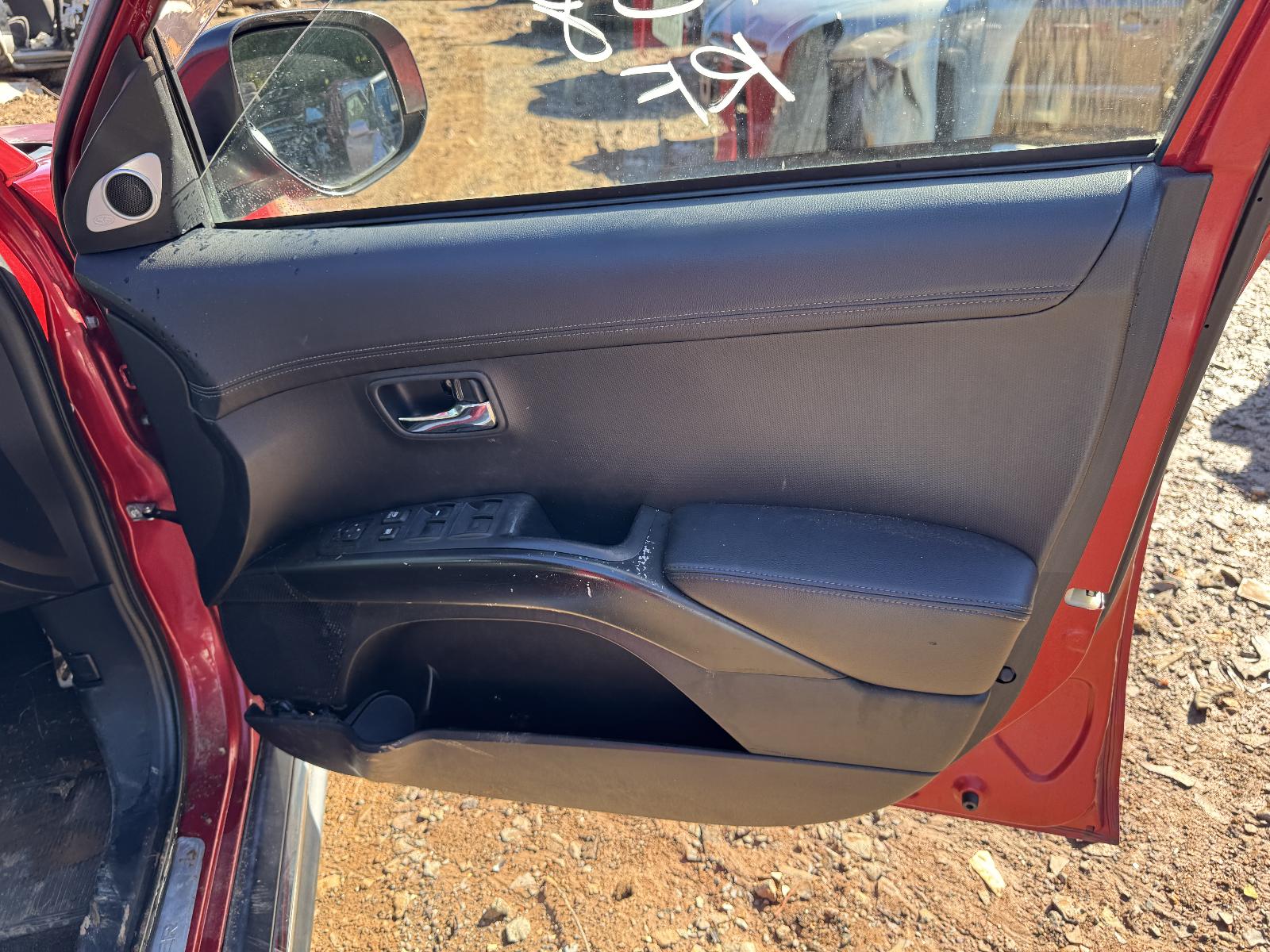 View MITSUBISHI OUTLANDER 2010 5 Door Station Wagon Breaking