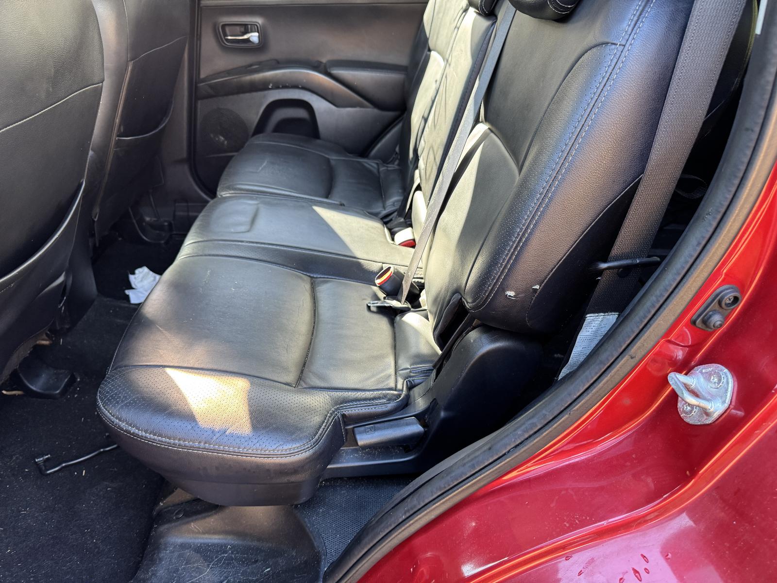 View MITSUBISHI OUTLANDER 2010 5 Door Station Wagon Breaking