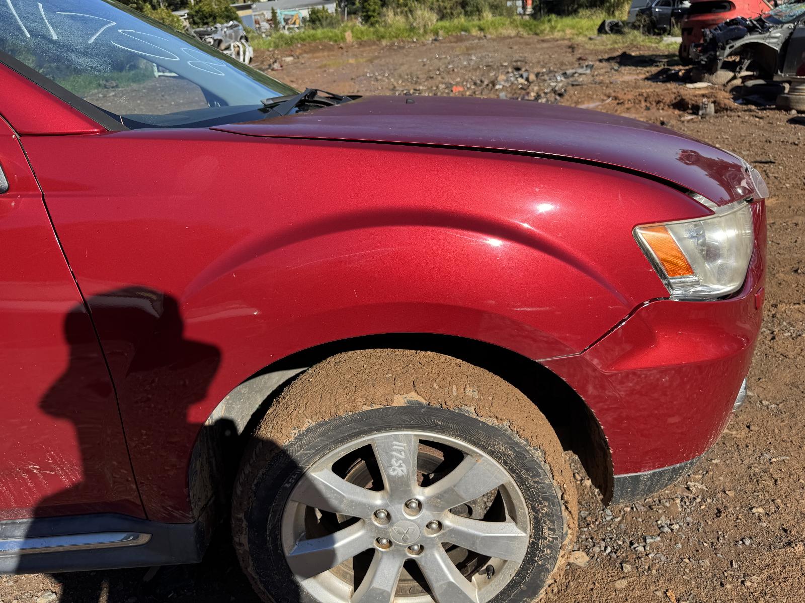 View MITSUBISHI OUTLANDER 2010 5 Door Station Wagon Breaking