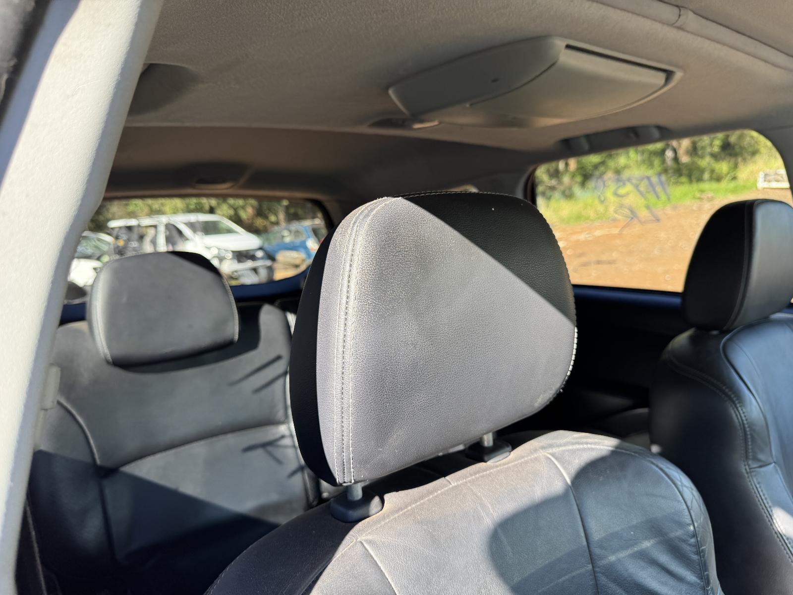 View MITSUBISHI OUTLANDER 2010 5 Door Station Wagon Breaking